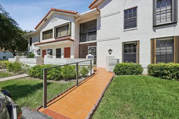 9681 E Sills Dr E #102, Boynton Beach, FL 33437