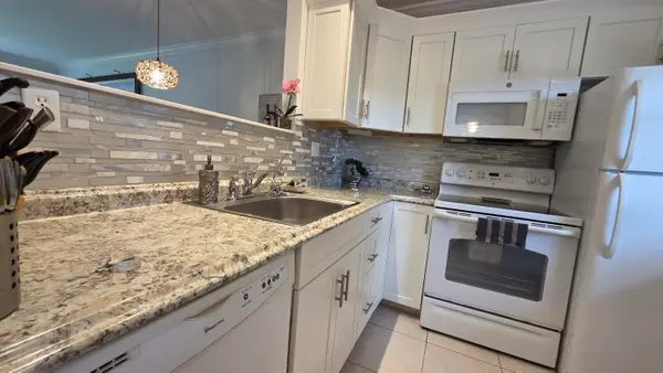 5161 W Oakland Park Boulevard #206, Lauderdale Lakes, FL 33313