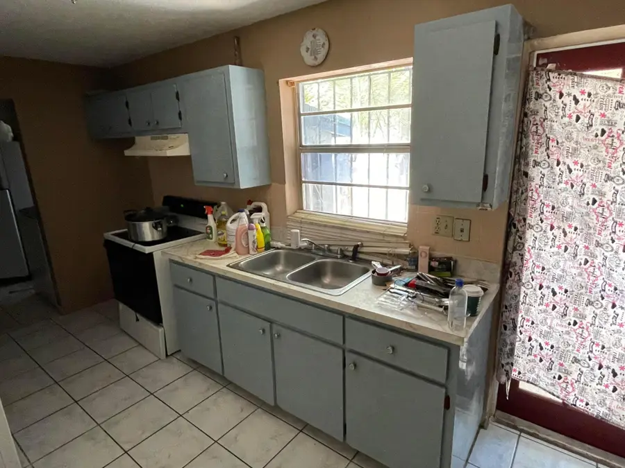 915 SW 4th Street, Delray Beach, FL 33444 - #2
