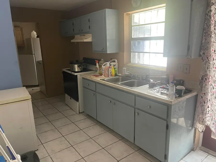 915 SW 4th Street, Delray Beach, FL 33444 - #3