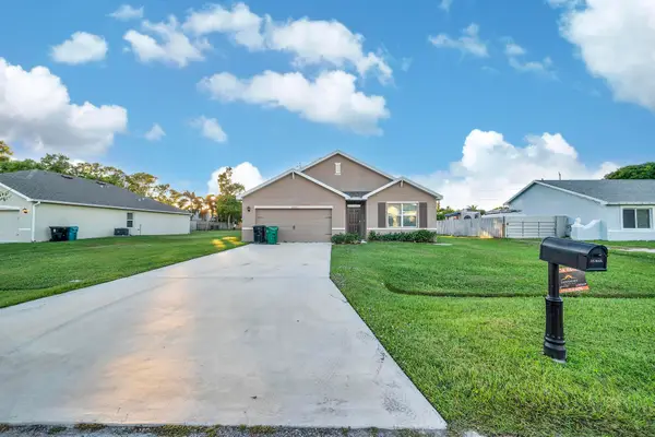 2538 SE Rock Springs Drive, Port St Lucie, FL 34952