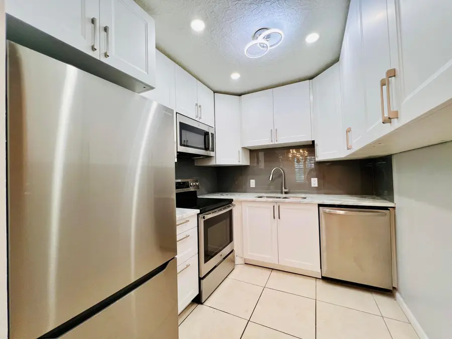 74 Berkshire, West Palm Beach, FL 33417 - #2