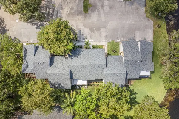 32 Wimbledon Lake #221, Plantation, FL 33324