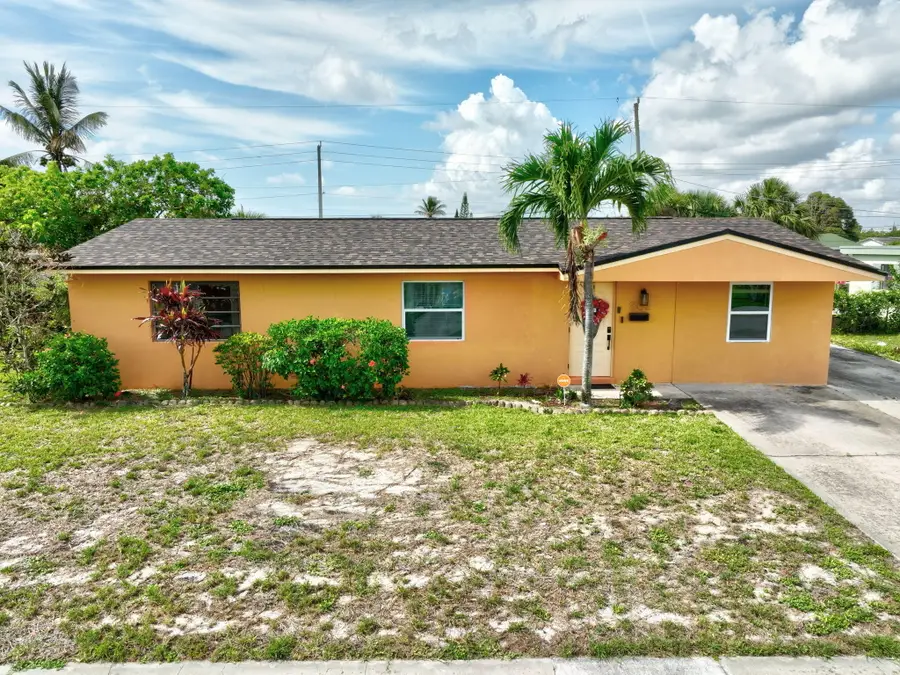 361 W 21st Street, Riviera Beach, FL 33404 - #2