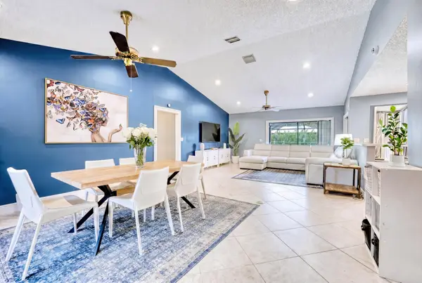 935 NW 110th Lane, Coral Springs, FL 33071