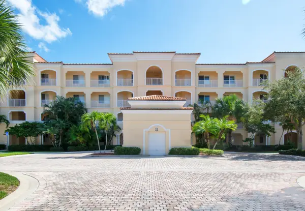 22 Harbour Isle Drive W #204, Fort Pierce, FL 34949