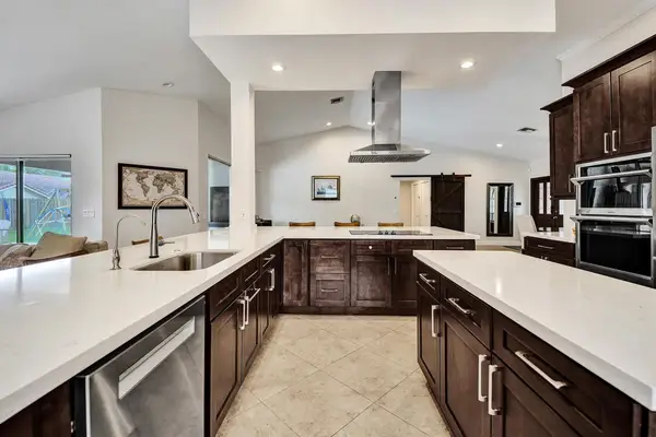 10050 NW 14th Street, Plantation, FL 33322