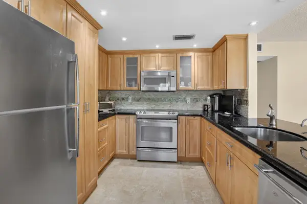 1027 Yarmouth Drive #B, Boca Raton, FL 33434