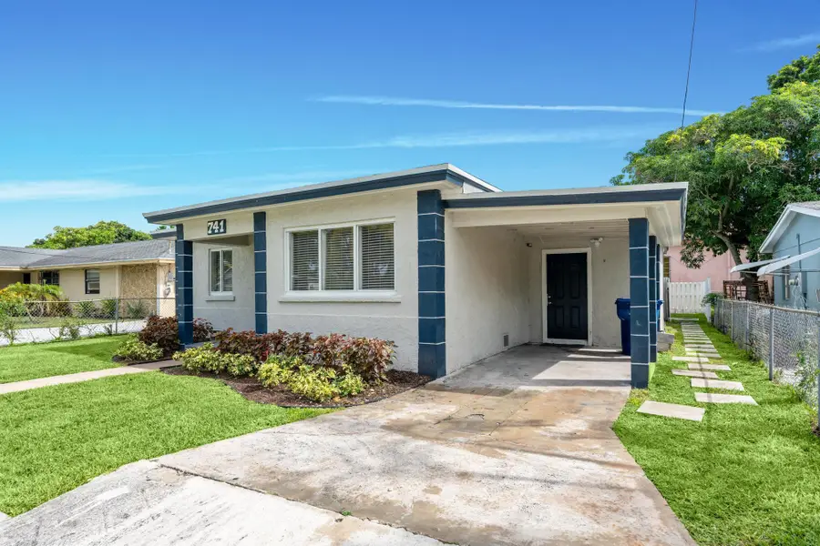 741 W 10th Street, Riviera Beach, FL 33404 - #2
