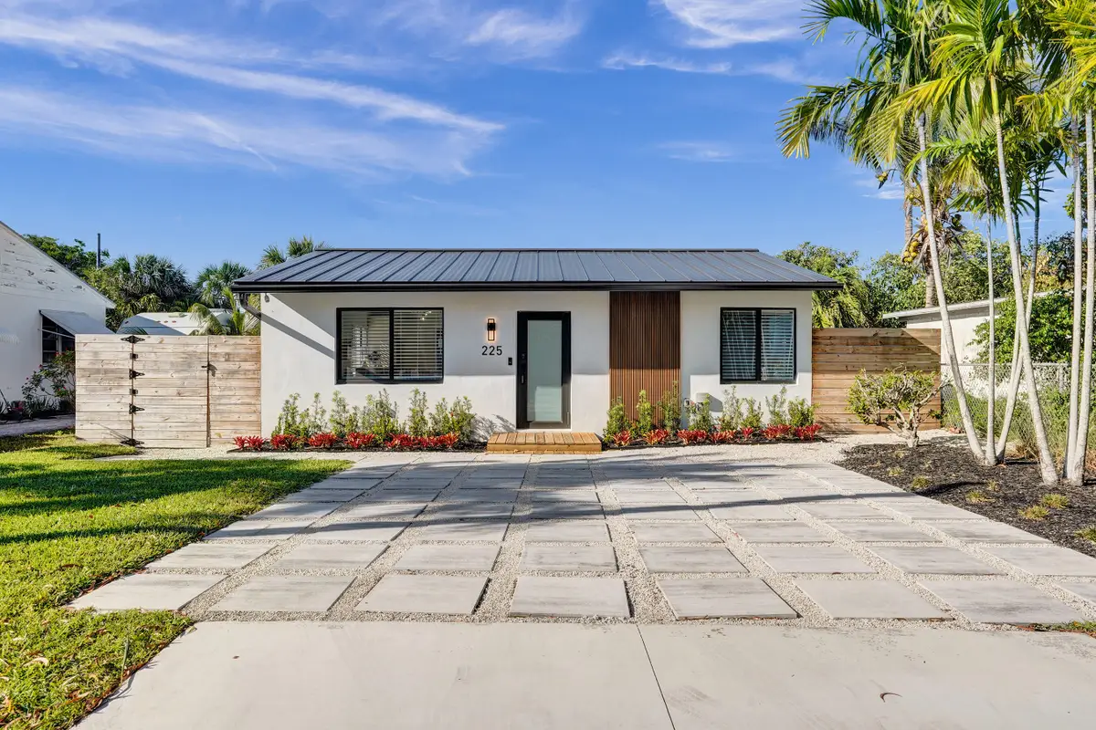 225 NE 10th Street, Delray Beach, FL 33444 - #1