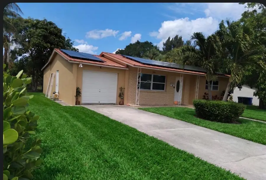 729 Ilex Court, West Palm Beach, FL 33403 - #2