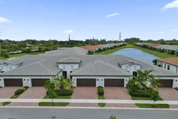 8334 W Blue Spring Drive #8334, Parkland, FL 33067