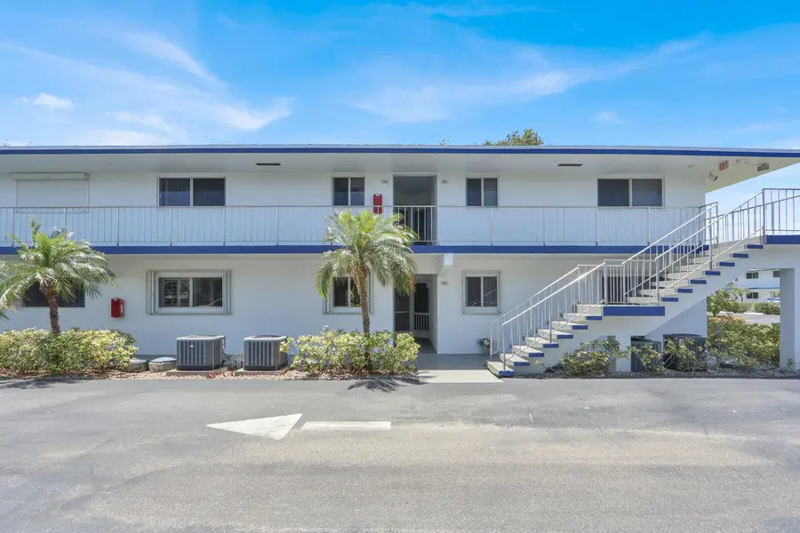 9 Westwood Avenue #102b, Tequesta, FL 33469 - #2