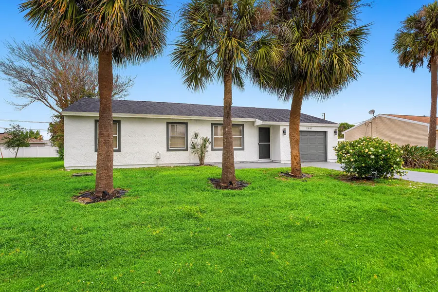 2937 SE Ironton Avenue, Port Saint Lucie, FL 34952 - #2