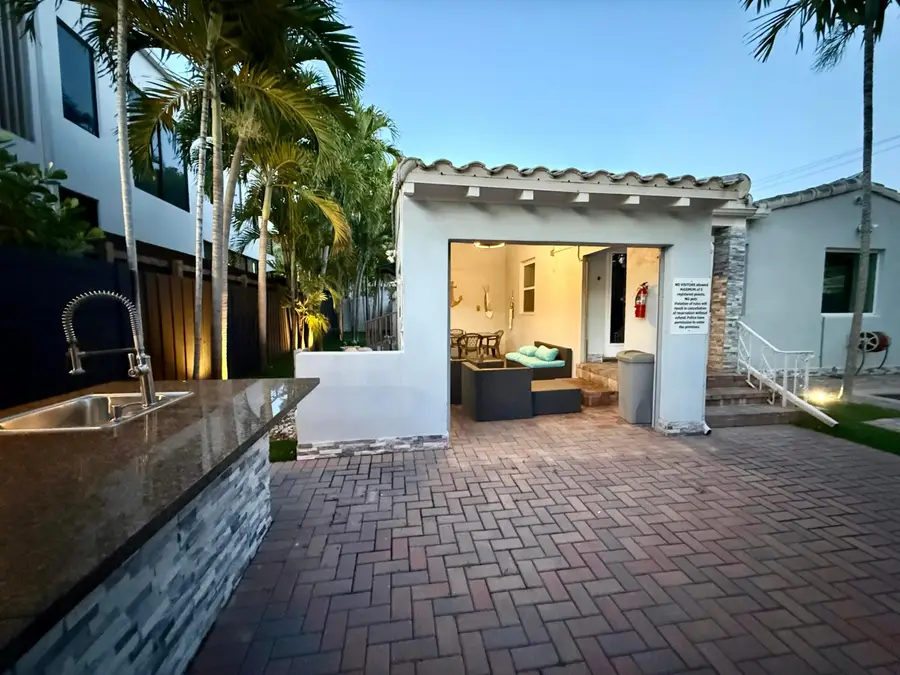 700 NE 17th Way, Fort Lauderdale, FL 33304 - #3