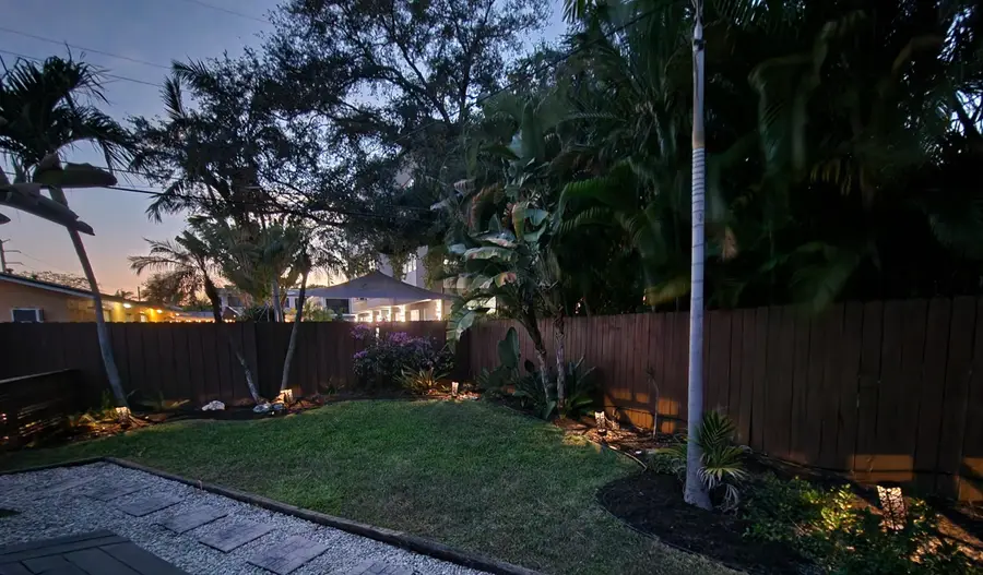 1207 NE 12th Avenue, Fort Lauderdale, FL 33304 - #3