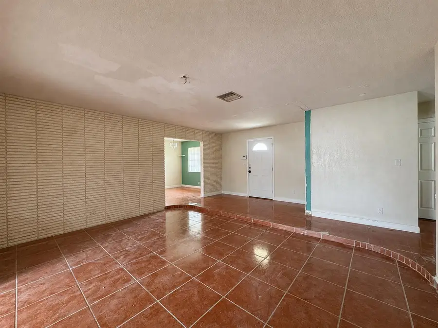 3941 NW 36th Terrace, Lauderdale Lakes, FL 33309 - #3