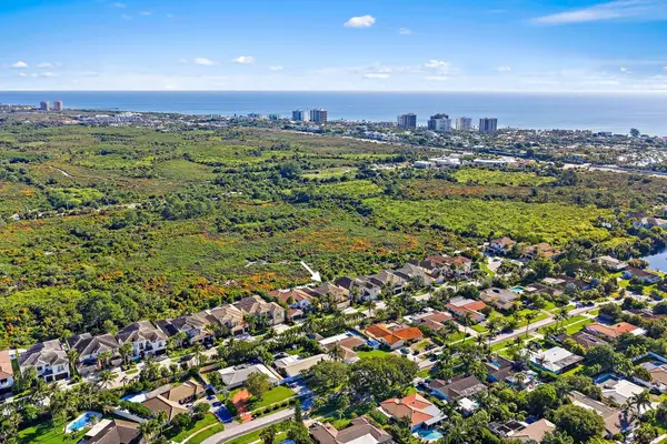 1715 W Hemingway Drive, Juno Beach, FL 33408