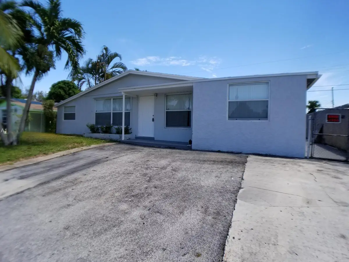 1561 W 11th Street, Riviera Beach, FL 33404 - #1