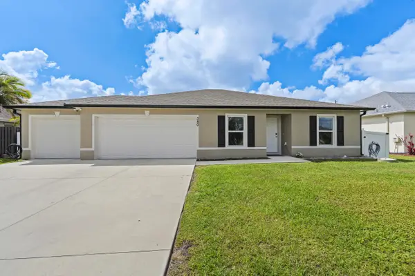 380 SW Donna Terrace, Port St Lucie, FL 34984