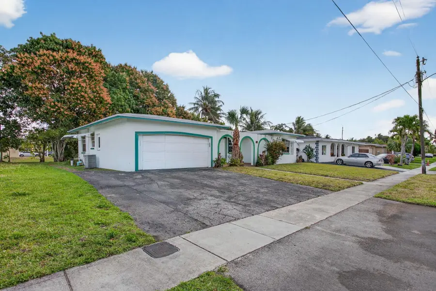 2540 NW 34th Terrace, Lauderdale Lakes, FL 33311 - #3