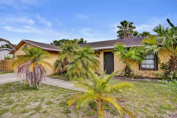 125 Seagull Court, Royal Palm Beach, FL 33411