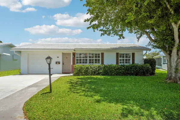 614 SW Golf Drive, Boynton Beach, FL 33426