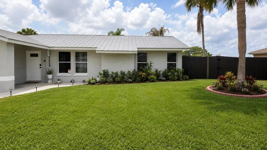 2068 SE Triumph Road, Port Saint Lucie, FL 34952 - #2