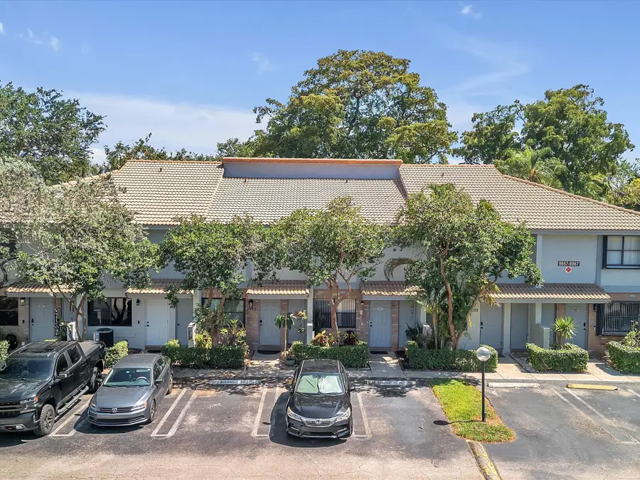 9867 Riverside Drive, Coral Springs, FL 33071 - #2