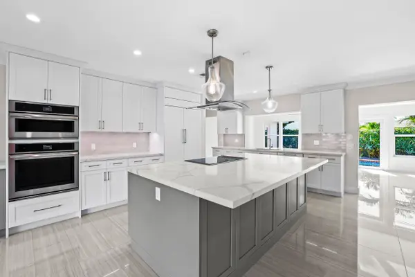 4240 NE 22nd Terrace, Lighthouse Point, FL 33064
