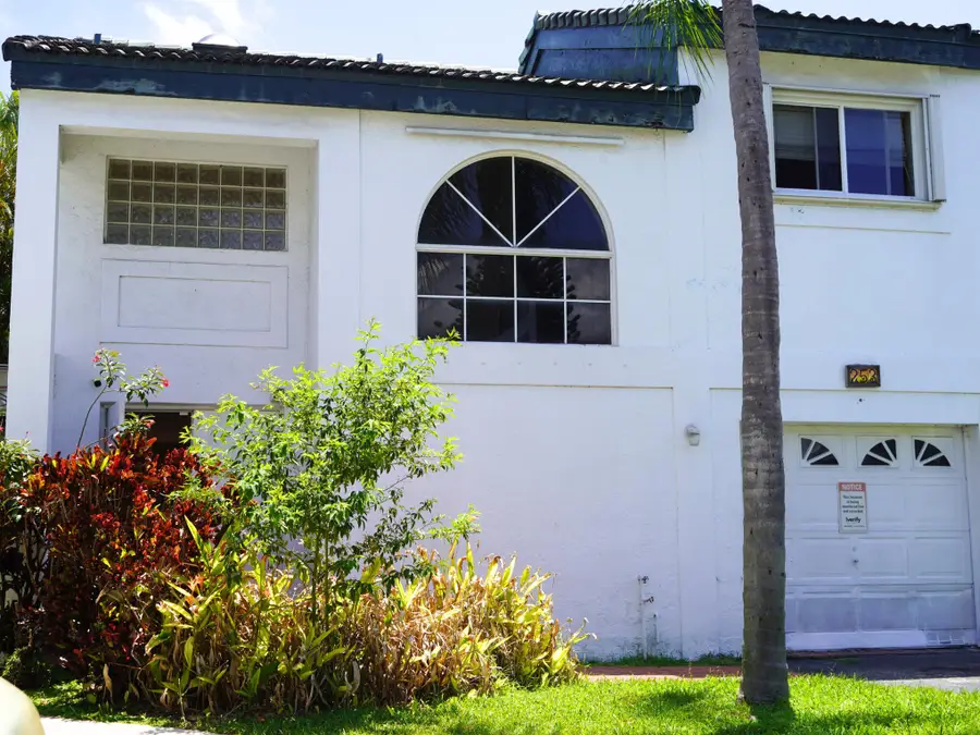 253 NE 211th Terrace, North Miami Beach, FL 33179 - #3