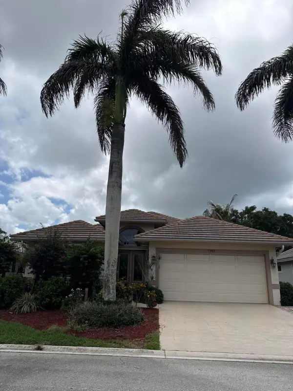 7982 SE Hempstead Circle, Hobe Sound, FL 33455