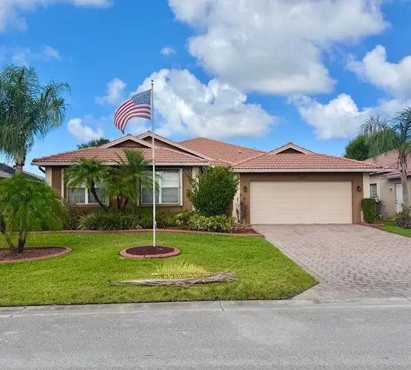598 NW Waverly Circle S, Port St Lucie, FL 34983