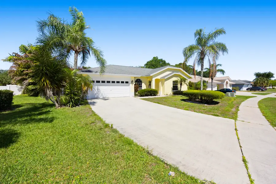 105 Monterey Way, Royal Palm Beach, FL 33411 - #3