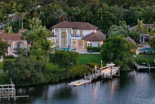 8709 SE Compass Island Way, Jupiter, FL 33458
