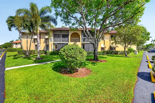 207 Pine Hov Circle #D2, Greenacres, FL 33463