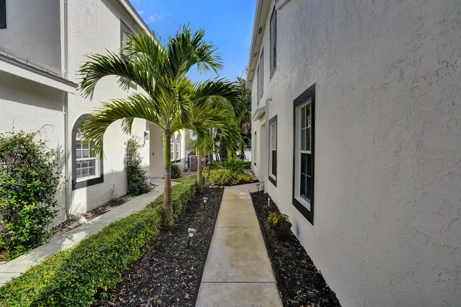 10694 Pelican Drive, Wellington, FL 33414 - #2