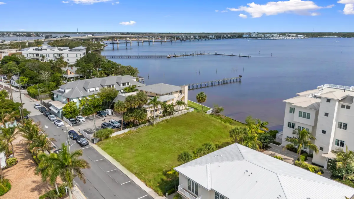 39 SE Seminole Street, Stuart, FL 34994 - #1