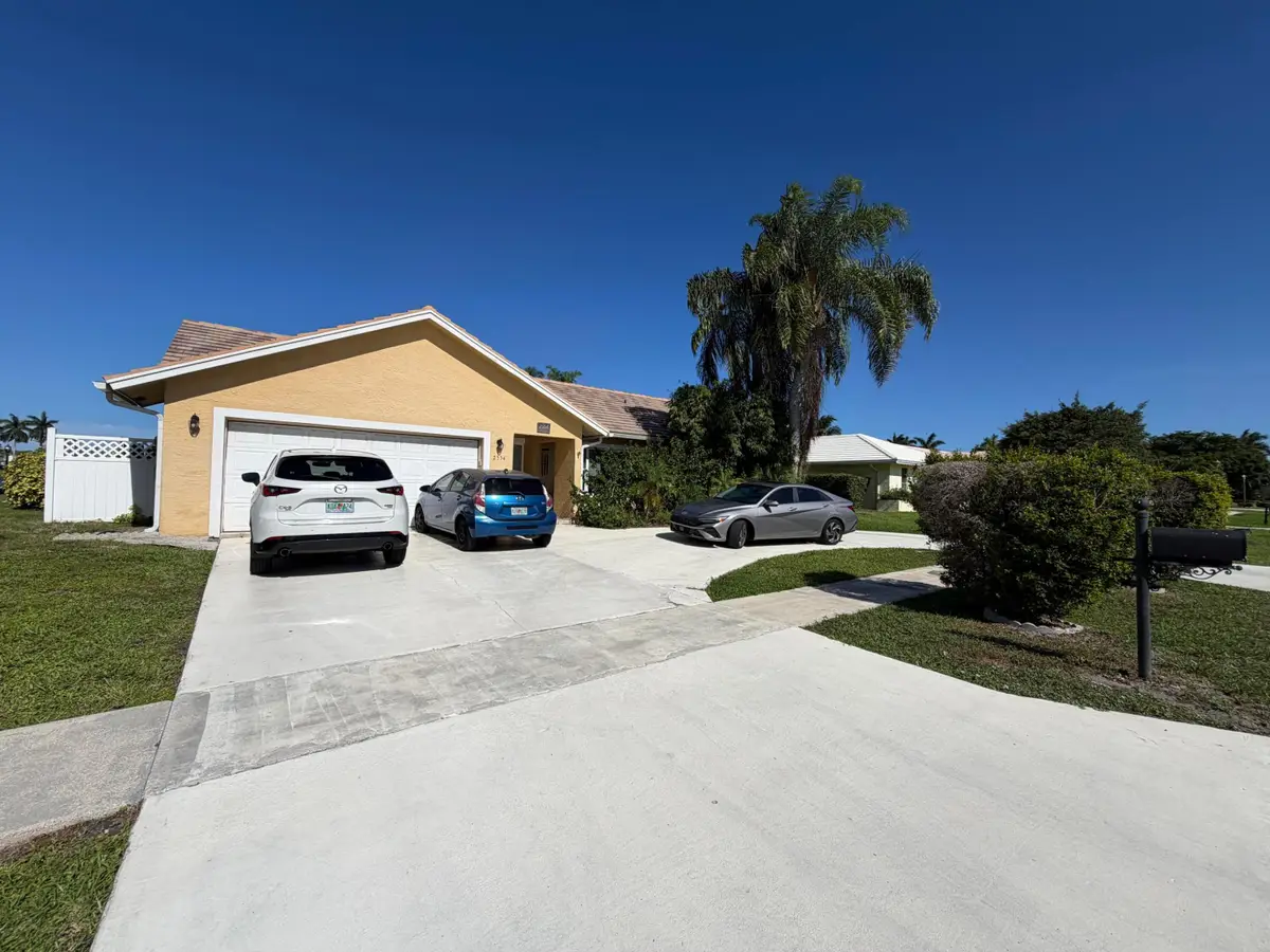2554 SW 23rd Cranbrook Drive, Boynton Beach, FL 33436 - #1
