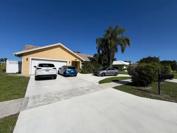2554 SW 23rd Cranbrook Drive, Boynton Beach, FL 33436