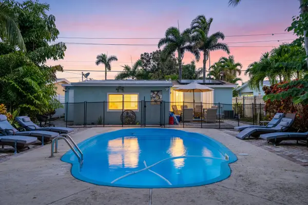 702 W Bloxham Street, Lantana, FL 33462