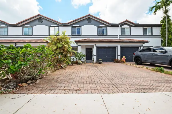 2481 NW 98th Lane, Sunrise, FL 33322