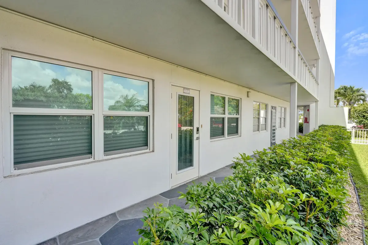 1112 Oakridge #1112, Deerfield Beach, FL 33442 - #1