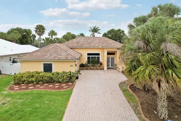 1590 SW Underwood Avenue, Port St Lucie, FL 34953