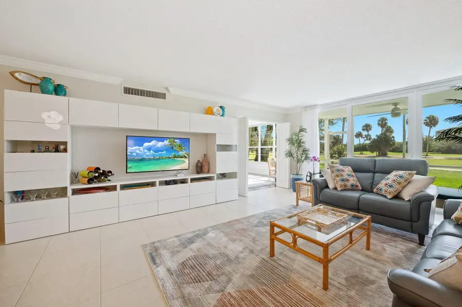 3700 Oaks Clubhouse Drive #106, Pompano Beach, FL 33069 - #2