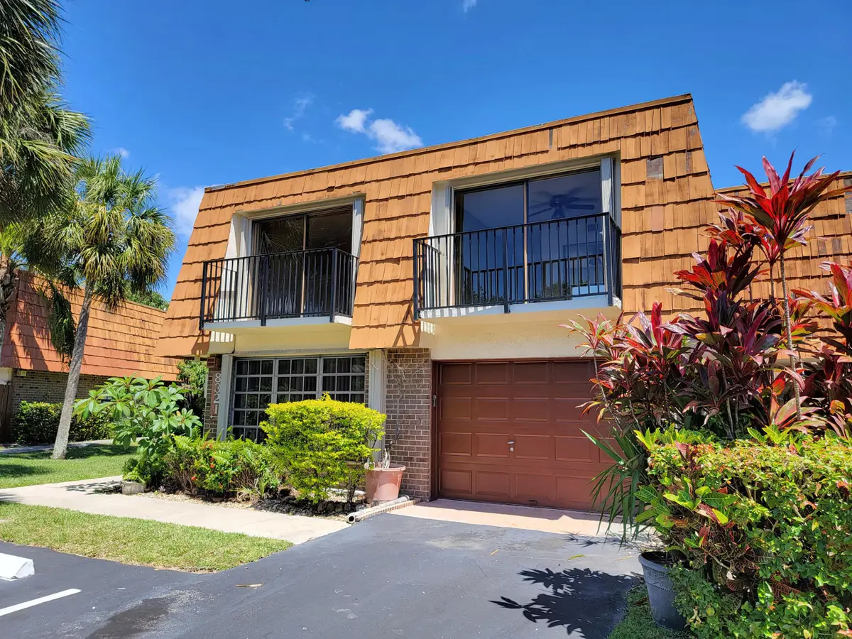 8321 S Coral Circle, North Lauderdale, FL 33068 - #1
