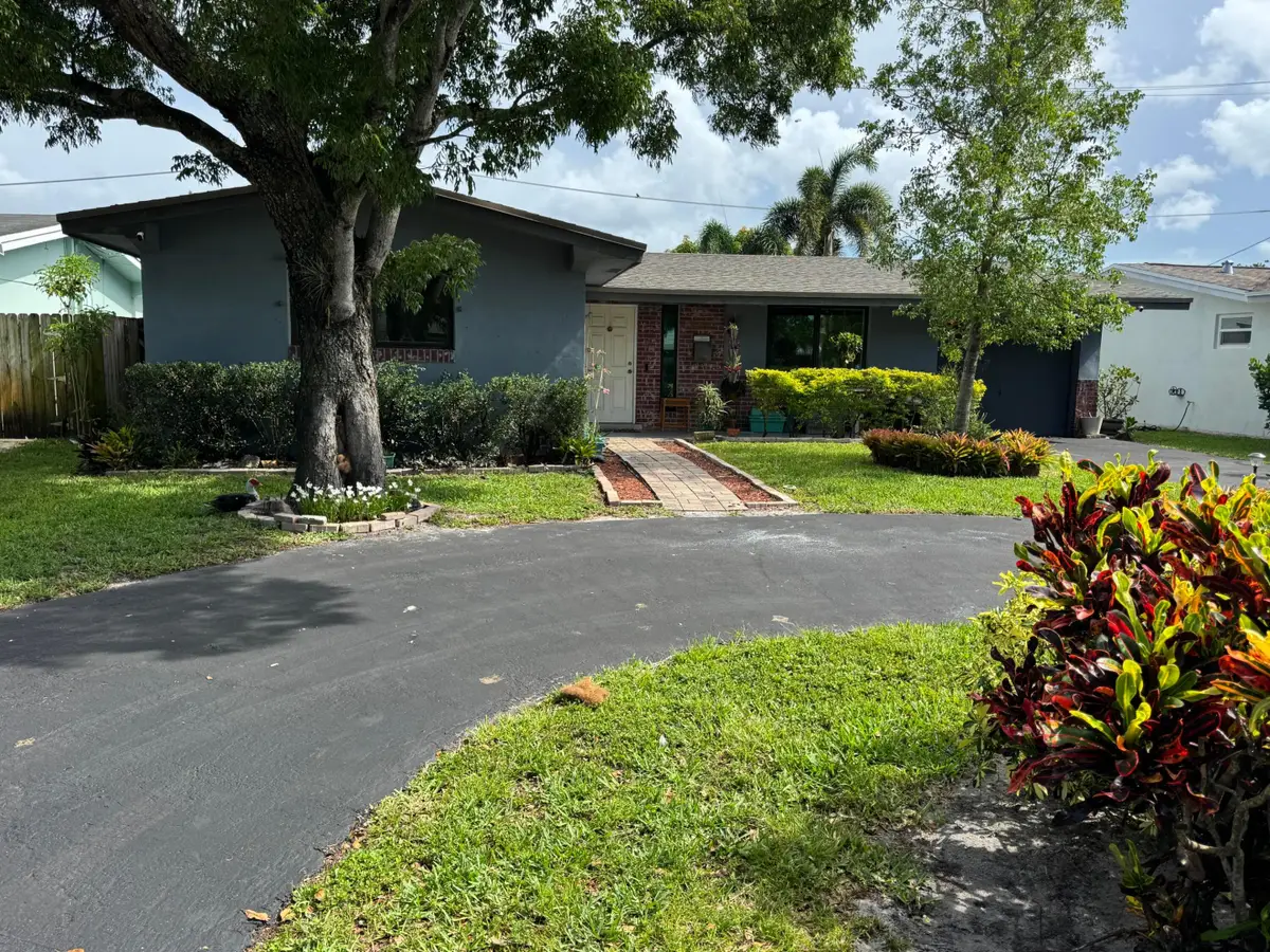 8780 NW 11th Street, Pembroke Pines, FL 33024 - #1