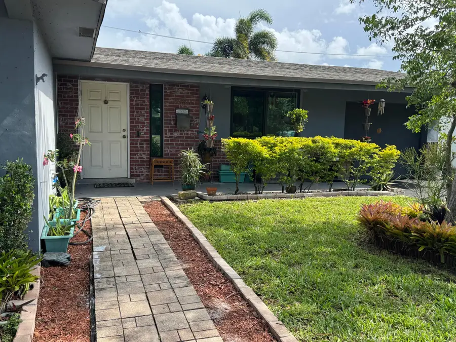 8780 NW 11th Street, Pembroke Pines, FL 33024 - #2