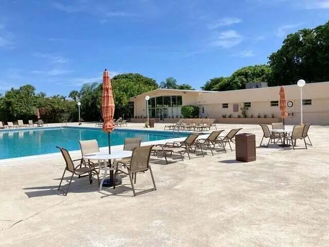 480 Executive Center Drive #4a, West Palm Beach, FL 33401 - #3