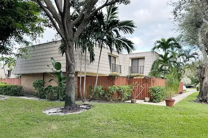 1700 Embassy Drive #504, West Palm Beach, FL 33401 - #1